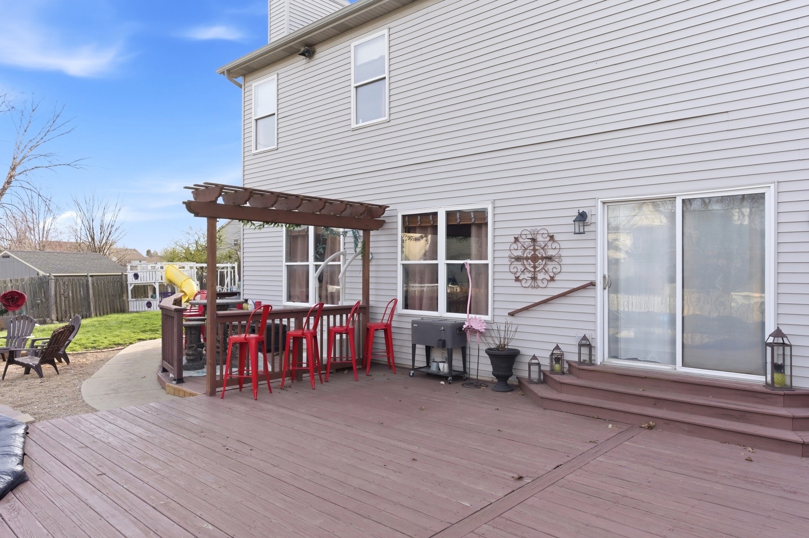 398 Essex Drive, Oswego, IL 60543