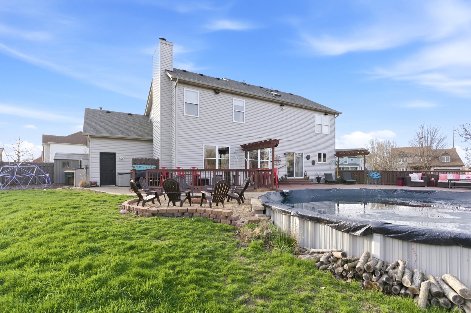 398 Essex Drive, Oswego, IL 60543