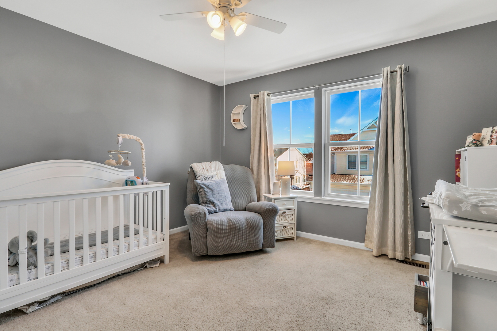 2904 Falling Waters Drive #2904, Lindenhurst, IL 60046