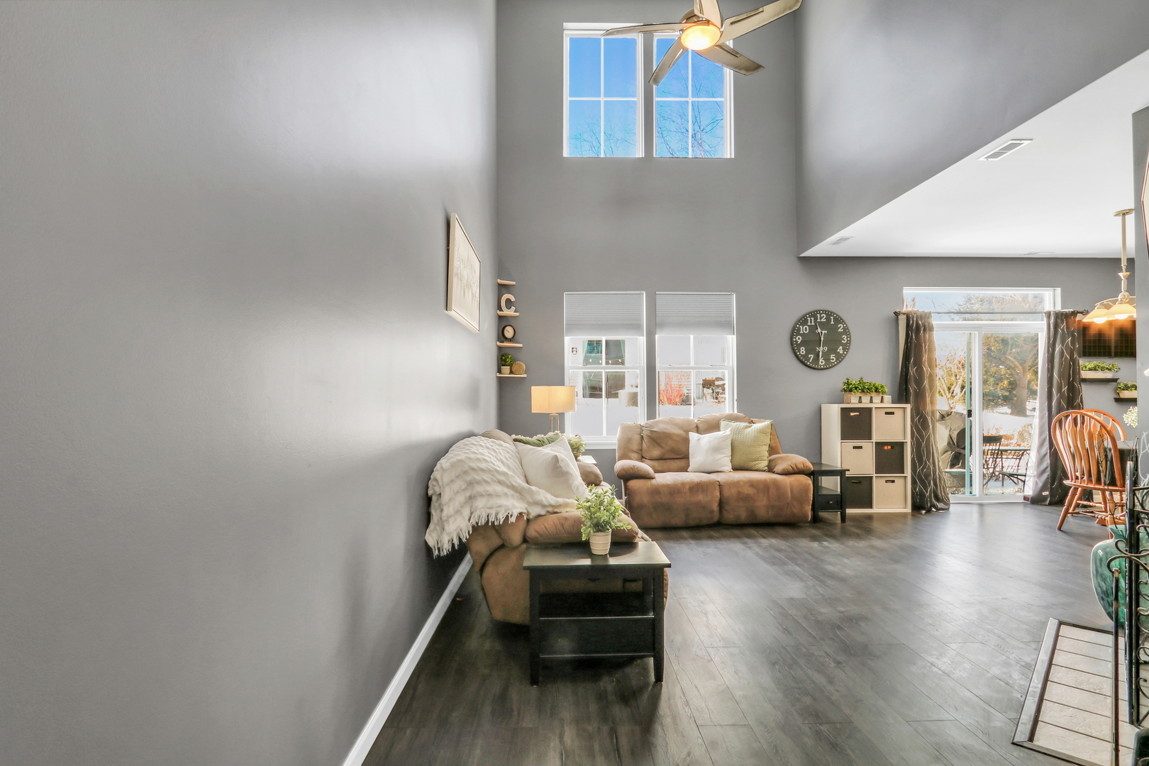 2904 Falling Waters Drive #2904, Lindenhurst, IL 60046