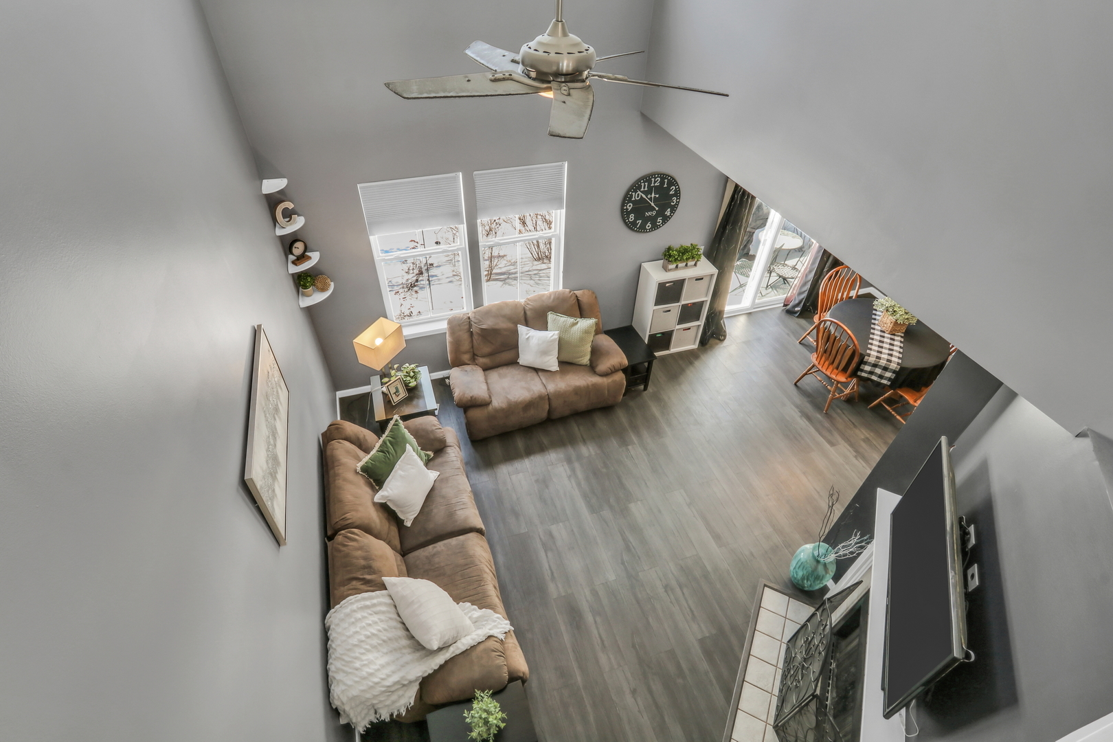 2904 Falling Waters Drive #2904, Lindenhurst, IL 60046