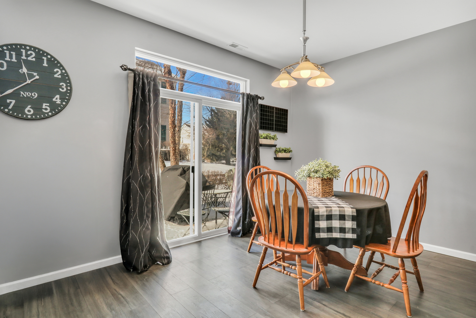 2904 Falling Waters Drive #2904, Lindenhurst, IL 60046