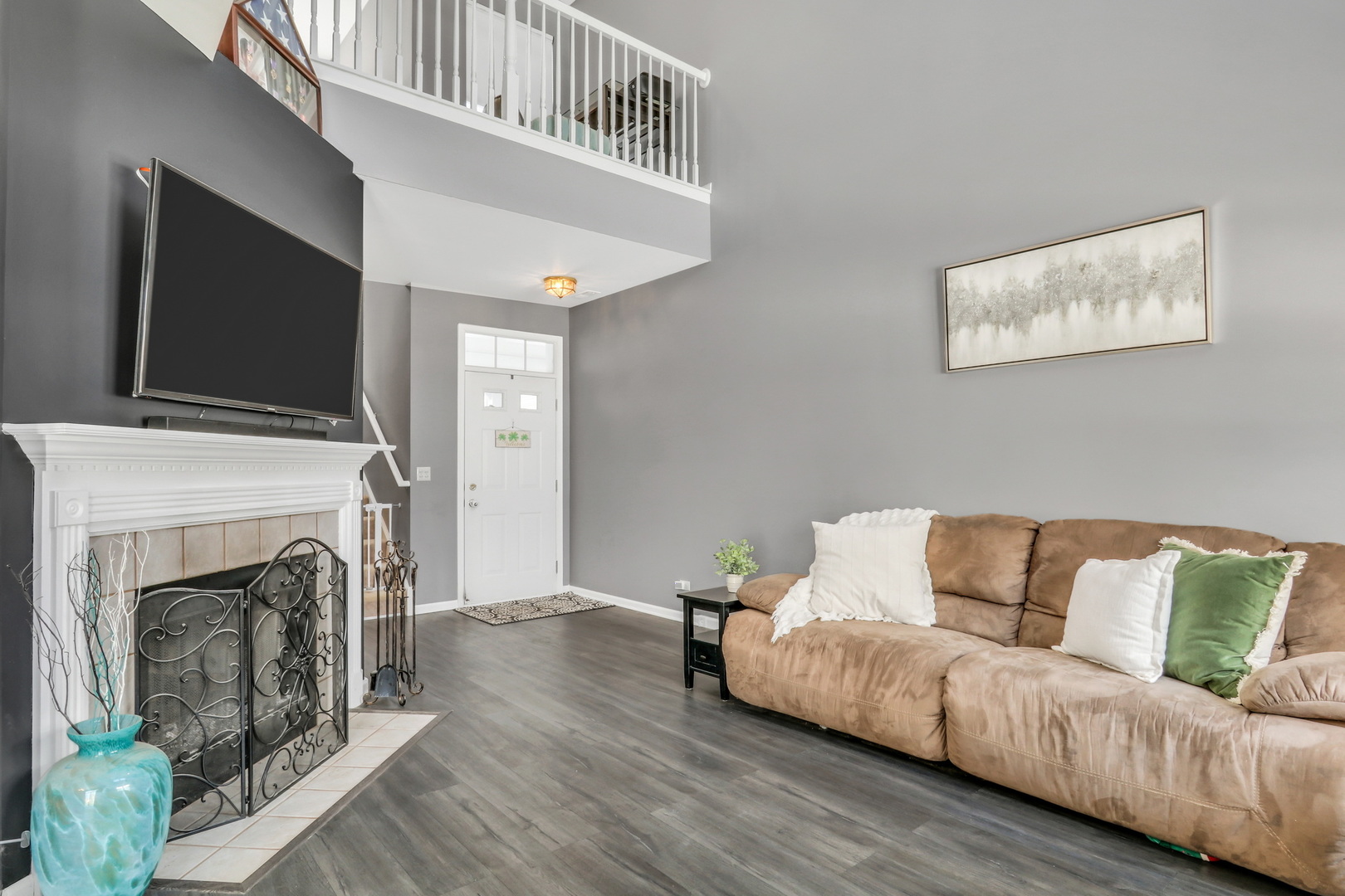 2904 Falling Waters Drive #2904, Lindenhurst, IL 60046