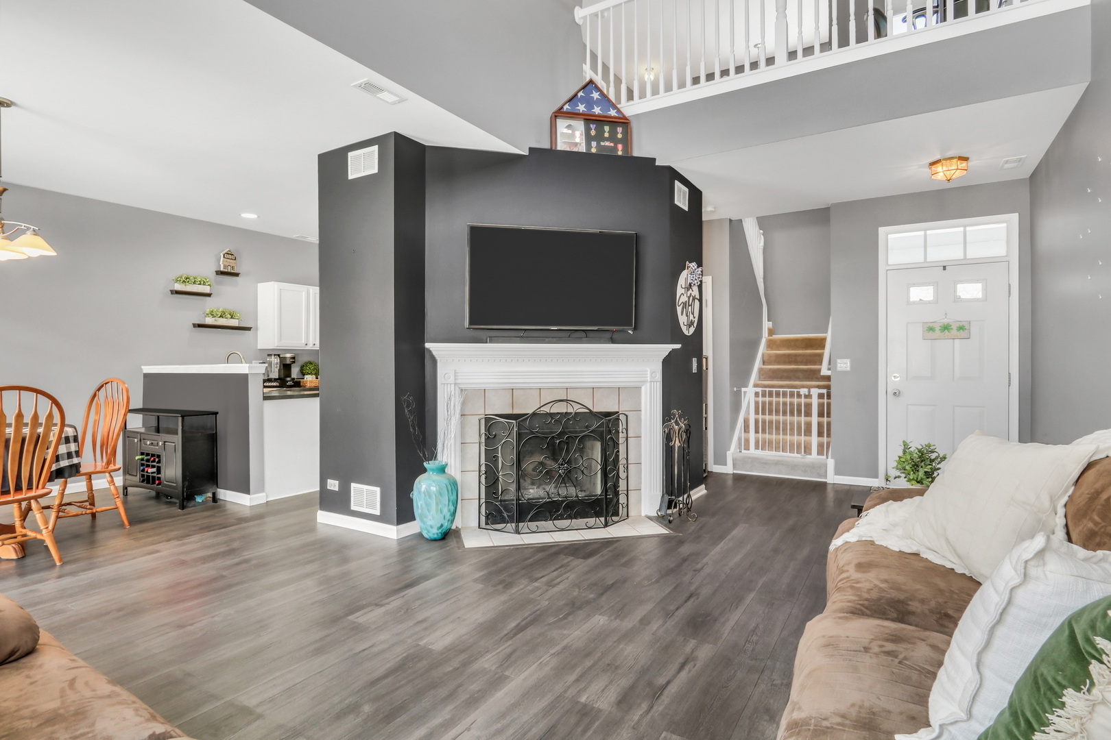 2904 Falling Waters Drive #2904, Lindenhurst, IL 60046