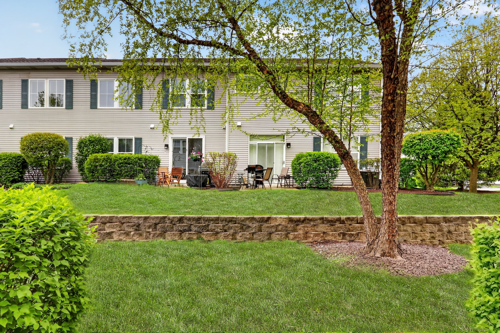 2904 Falling Waters Drive #2904, Lindenhurst, IL 60046