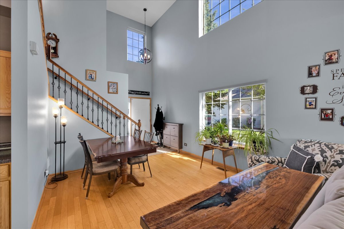 263 Nicole Drive #A, South Elgin, IL 60177