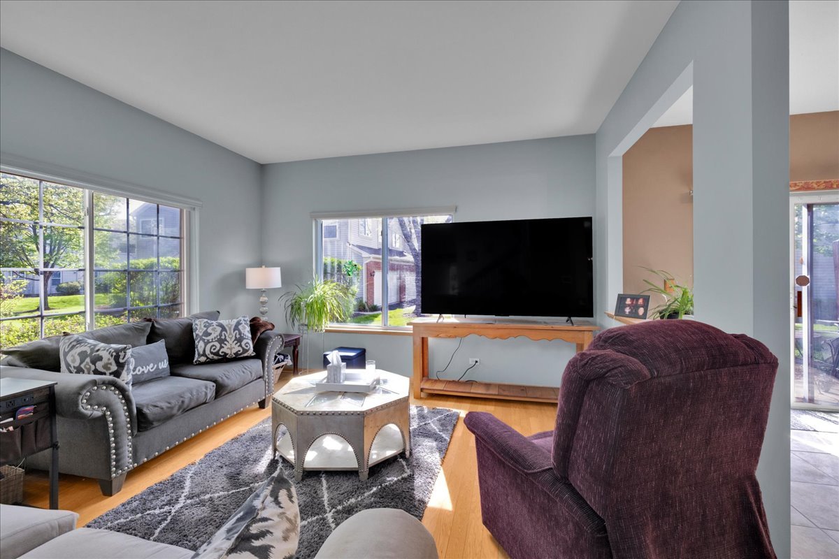 263 Nicole Drive #A, South Elgin, IL 60177