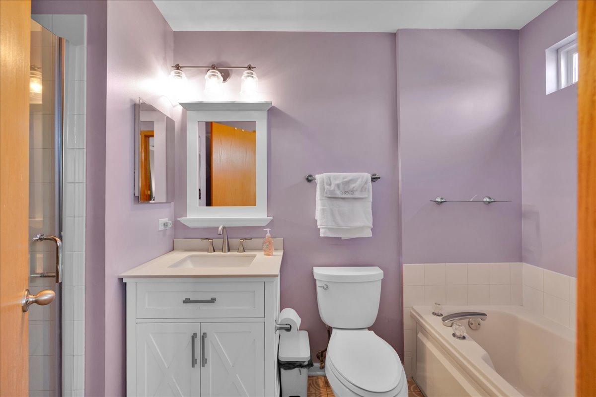 263 Nicole Drive #A, South Elgin, IL 60177