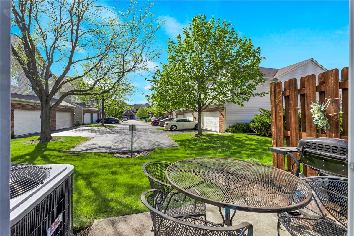 263 Nicole Drive #A, South Elgin, IL 60177