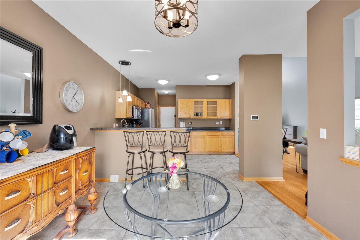 263 Nicole Drive #A, South Elgin, IL 60177