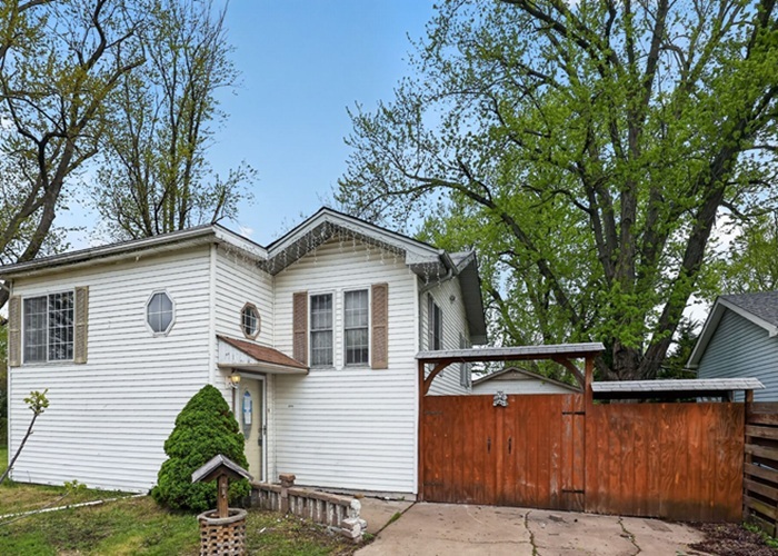 25174 W Claridan Avenue, Antioch, IL 60002