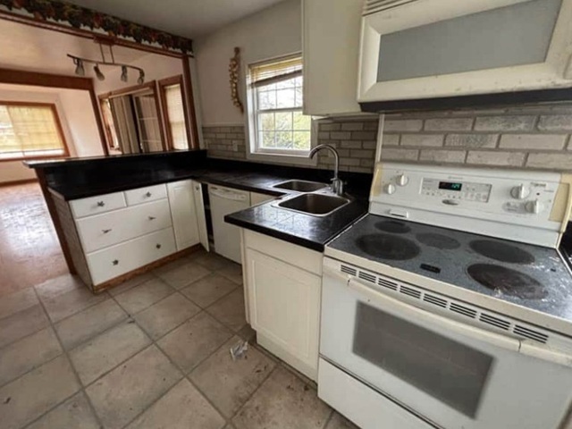 25174 W Claridan Avenue, Antioch, IL 60002