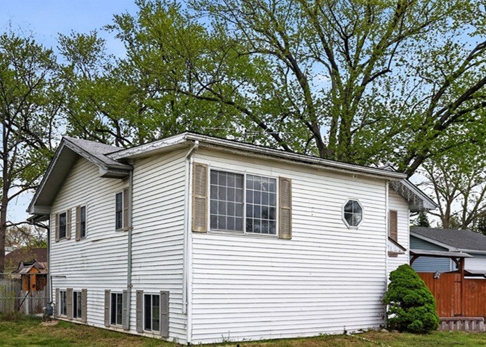 25174 W Claridan Avenue, Antioch, IL 60002