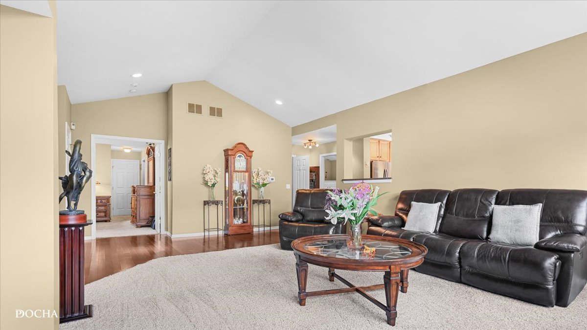 2727 Old Woods Trail #2727, Plainfield, IL 60586