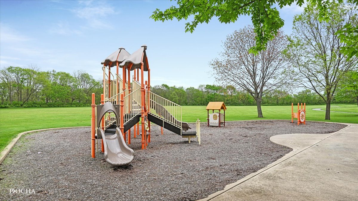 2727 Old Woods Trail #2727, Plainfield, IL 60586