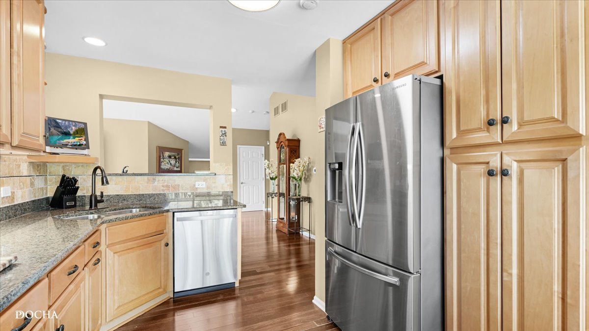 2727 Old Woods Trail #2727, Plainfield, IL 60586