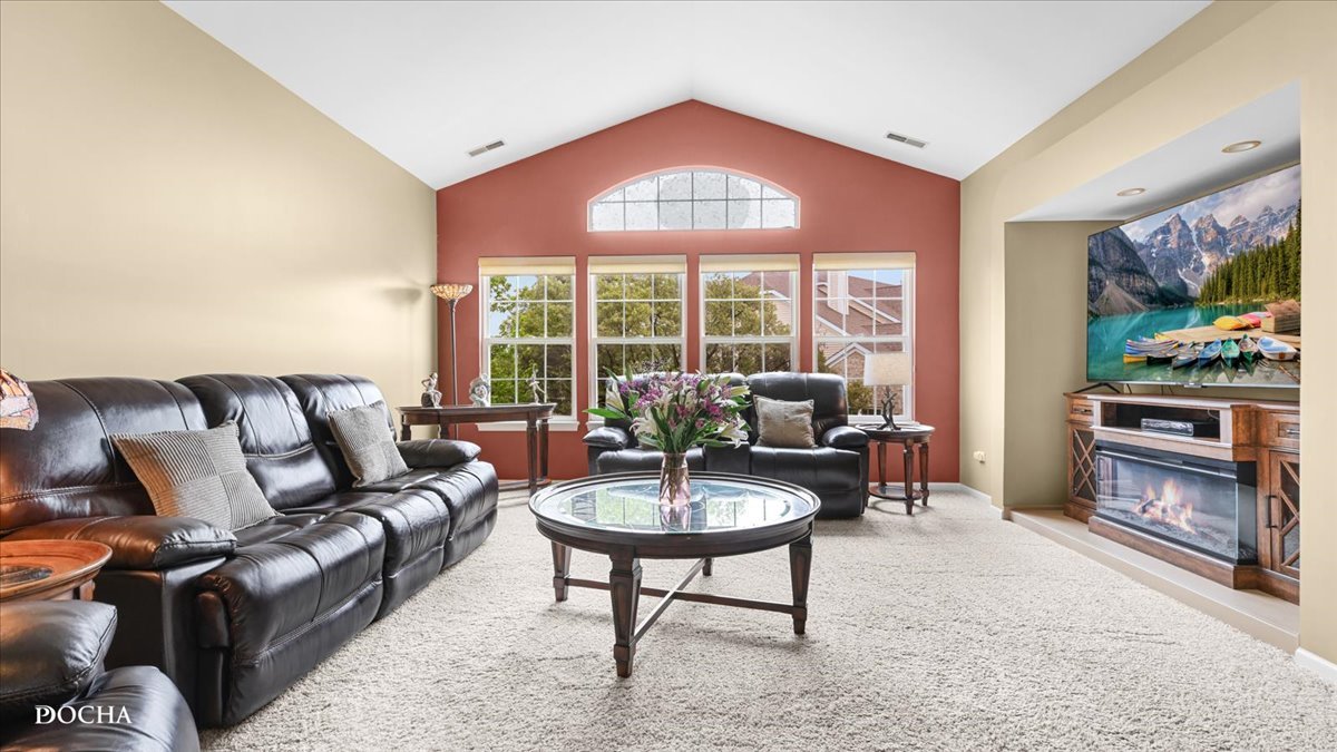 2727 Old Woods Trail #2727, Plainfield, IL 60586