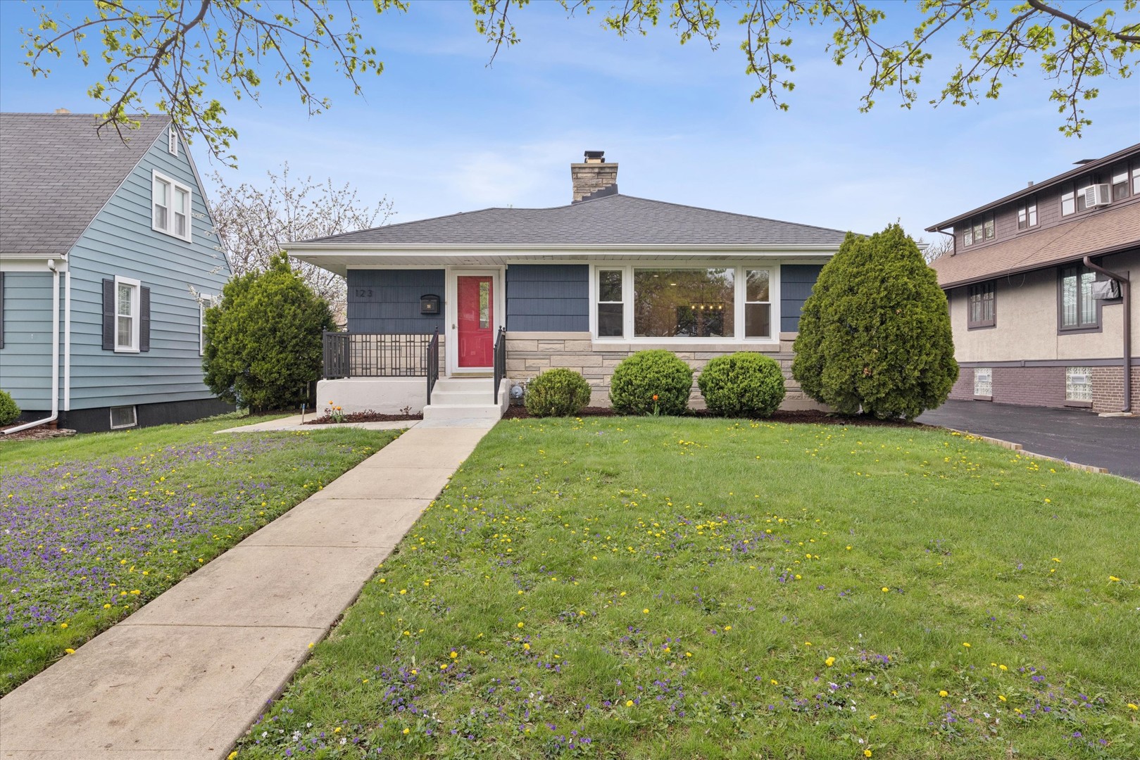 123 E Columbia Avenue, Elmhurst, IL 60126