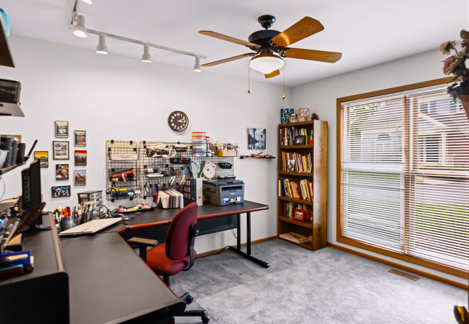 1984 N STILLWATER Road, Arlington Heights, IL 60004