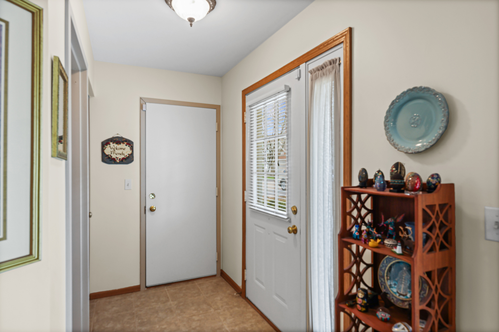 1984 N STILLWATER Road, Arlington Heights, IL 60004