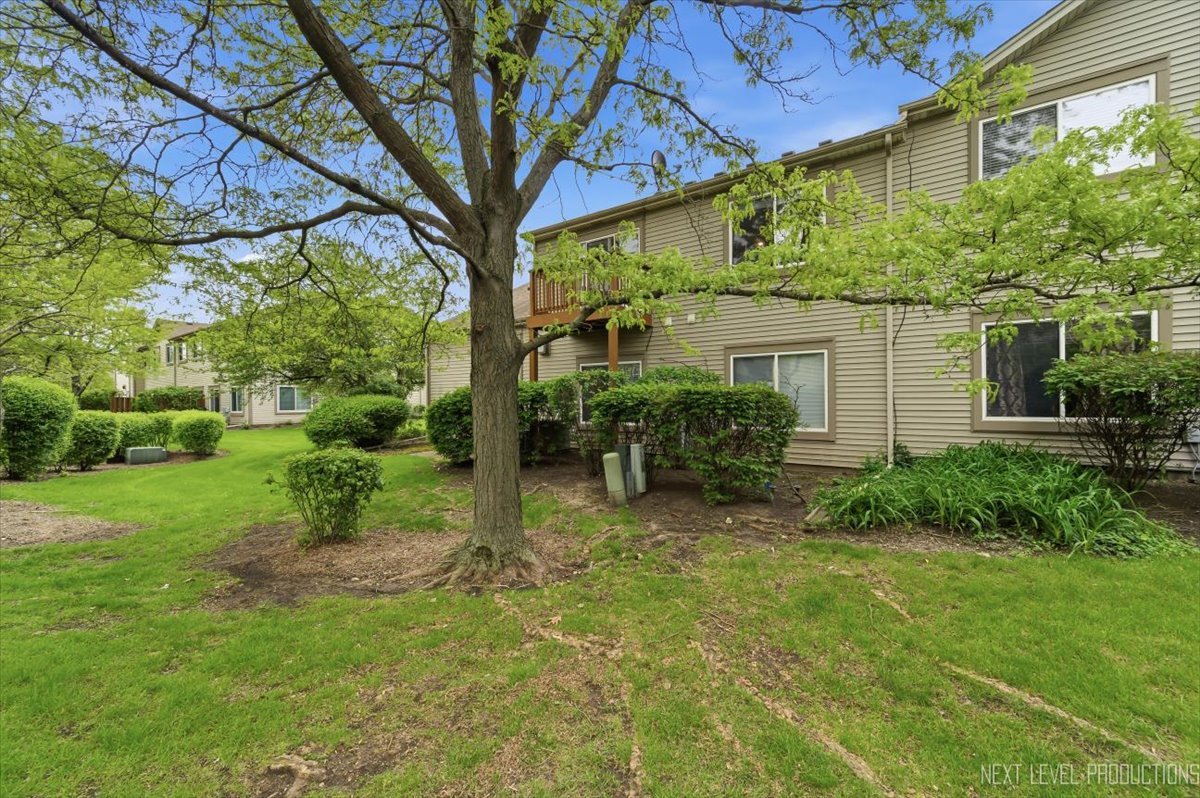 1078 Parkhill Circle #1078, Aurora, IL 60502