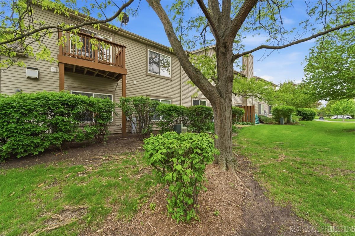 1078 Parkhill Circle #1078, Aurora, IL 60502
