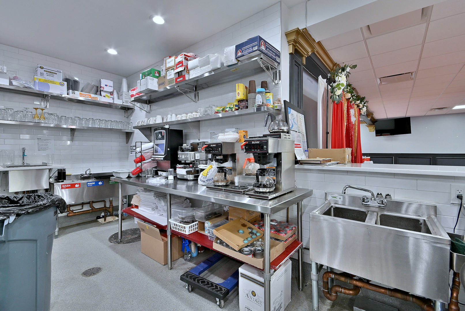 5319 W Belmont Avenue, Chicago, IL 60641