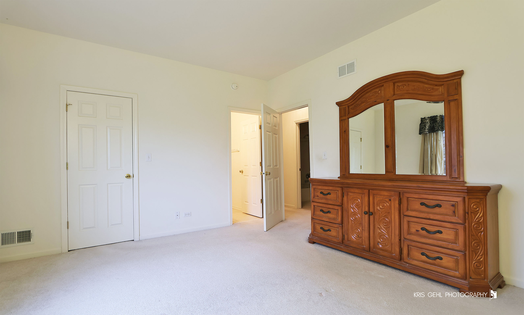 734 S Montclair Drive, Round Lake, IL 60073
