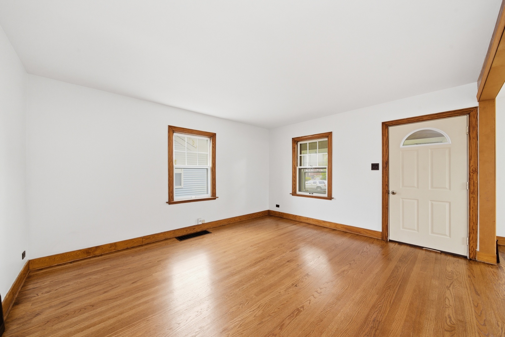 18409 Oakwood Avenue, Lansing, IL 60438