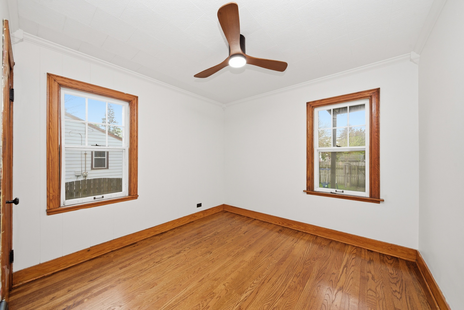 18409 Oakwood Avenue, Lansing, IL 60438