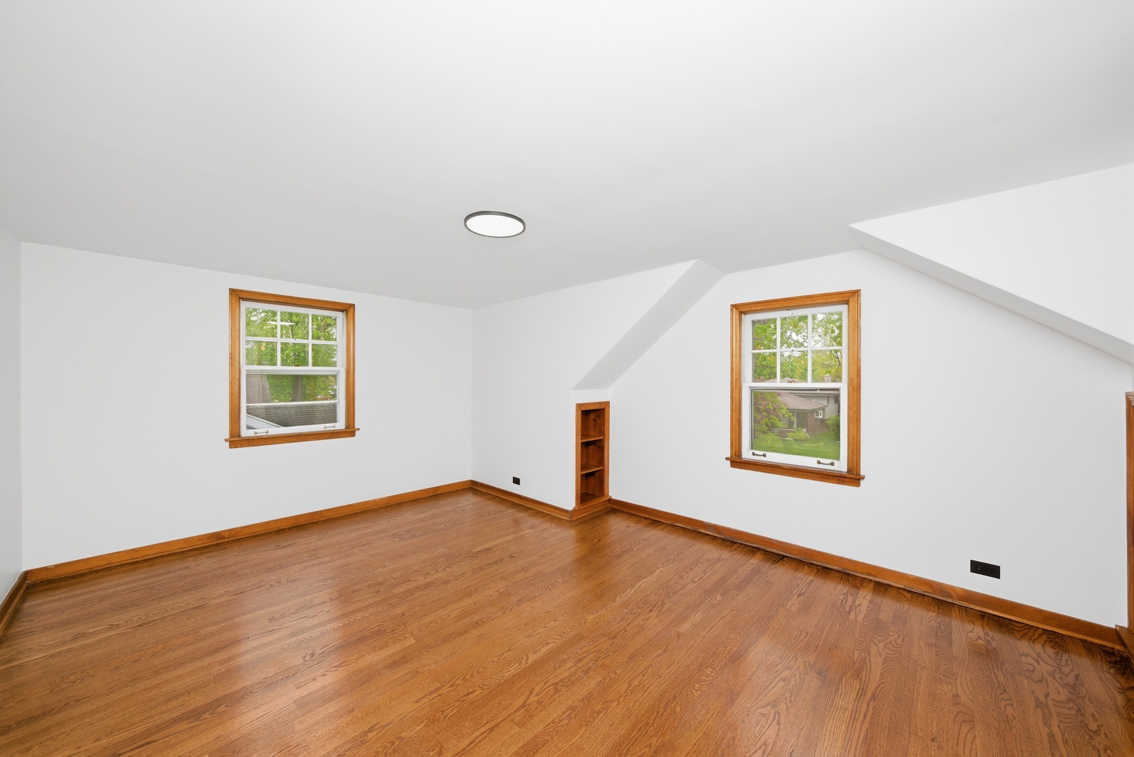 18409 Oakwood Avenue, Lansing, IL 60438