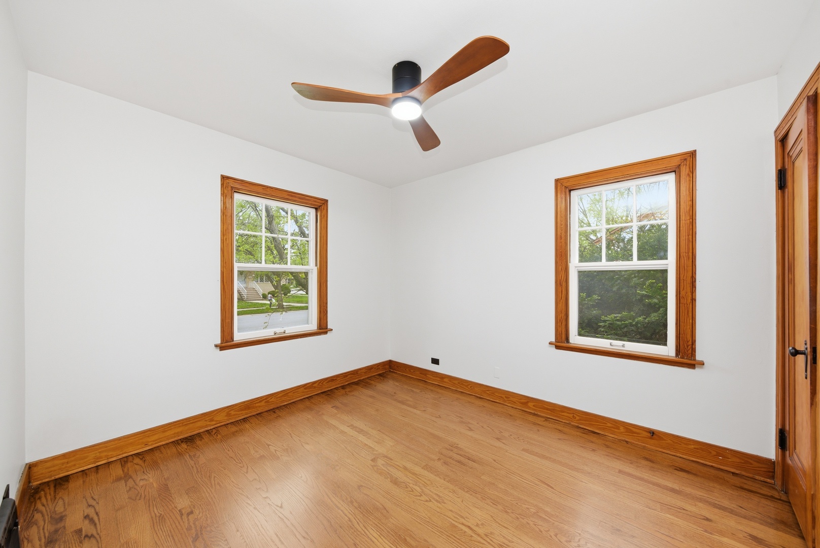 18409 Oakwood Avenue, Lansing, IL 60438