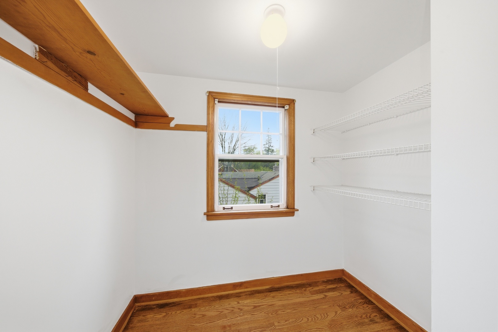 18409 Oakwood Avenue, Lansing, IL 60438