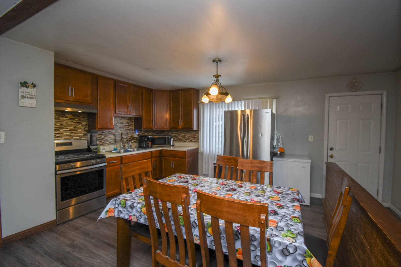 2042 GIDEON Avenue, Zion, IL 60099