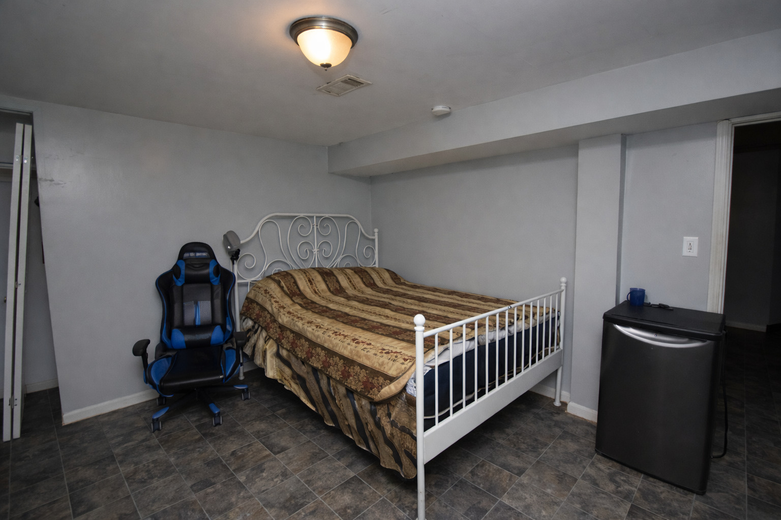 2042 GIDEON Avenue, Zion, IL 60099