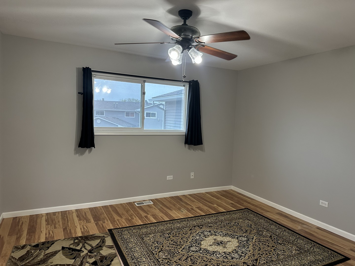 17444 W Walnut Lane, Gurnee, IL 60031