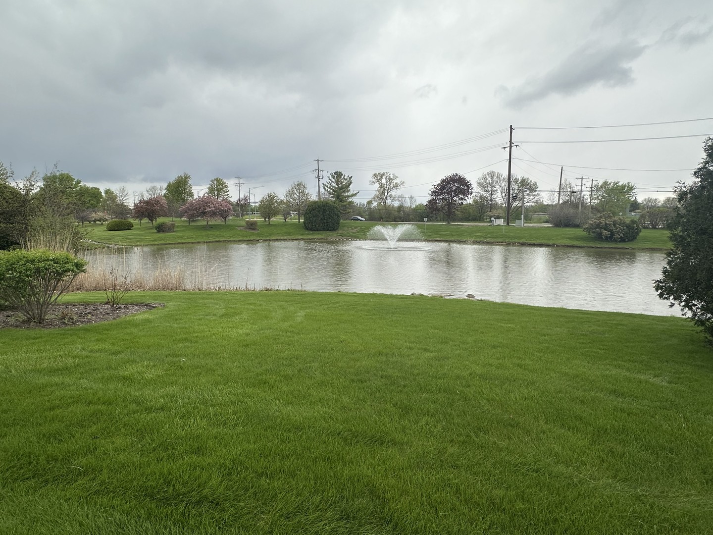 17444 W Walnut Lane, Gurnee, IL 60031
