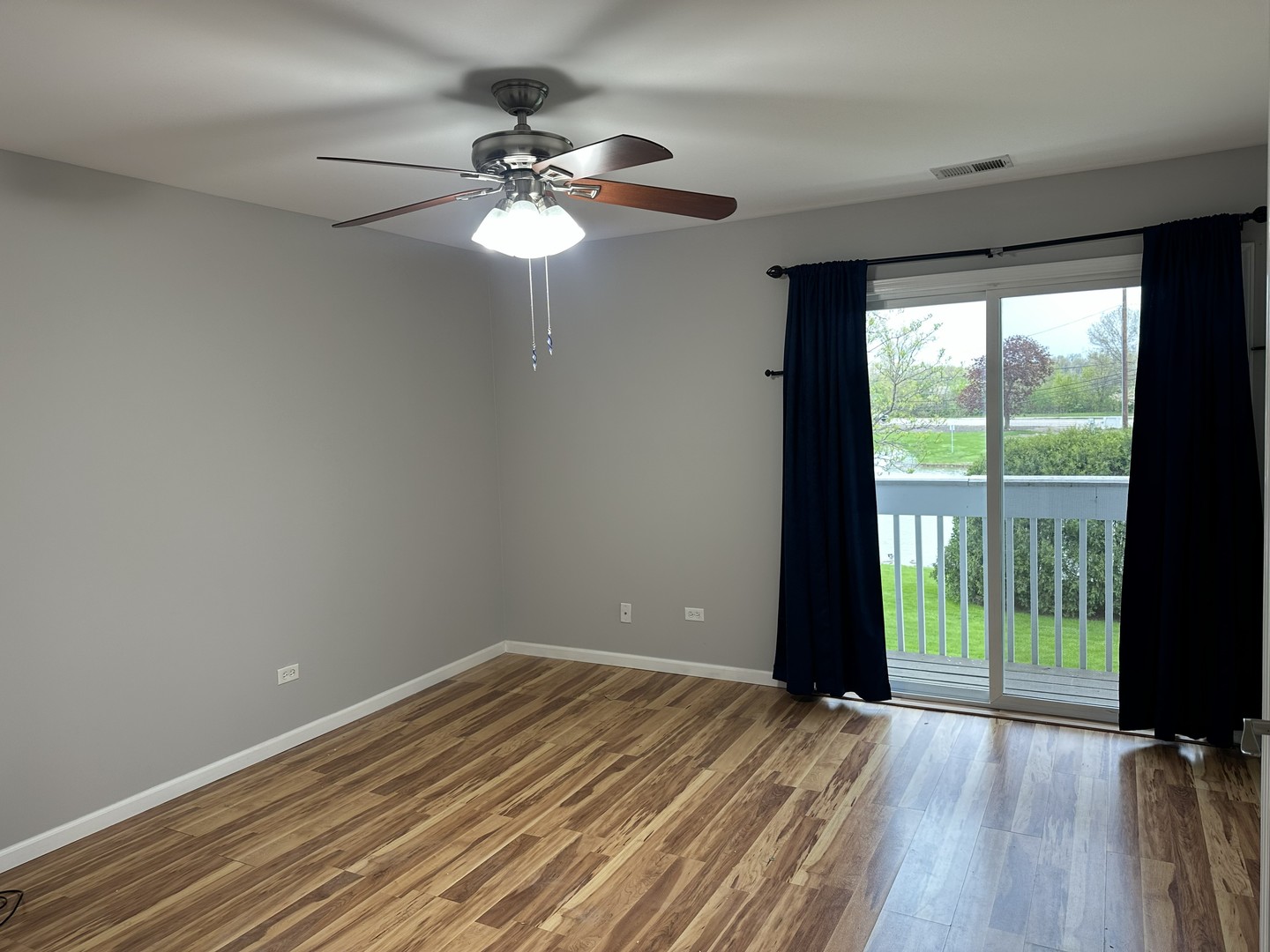 17444 W Walnut Lane, Gurnee, IL 60031
