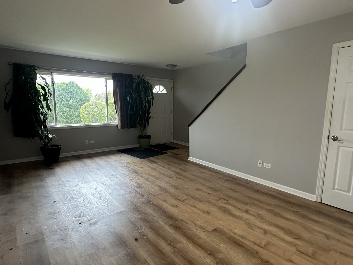 17444 W Walnut Lane, Gurnee, IL 60031