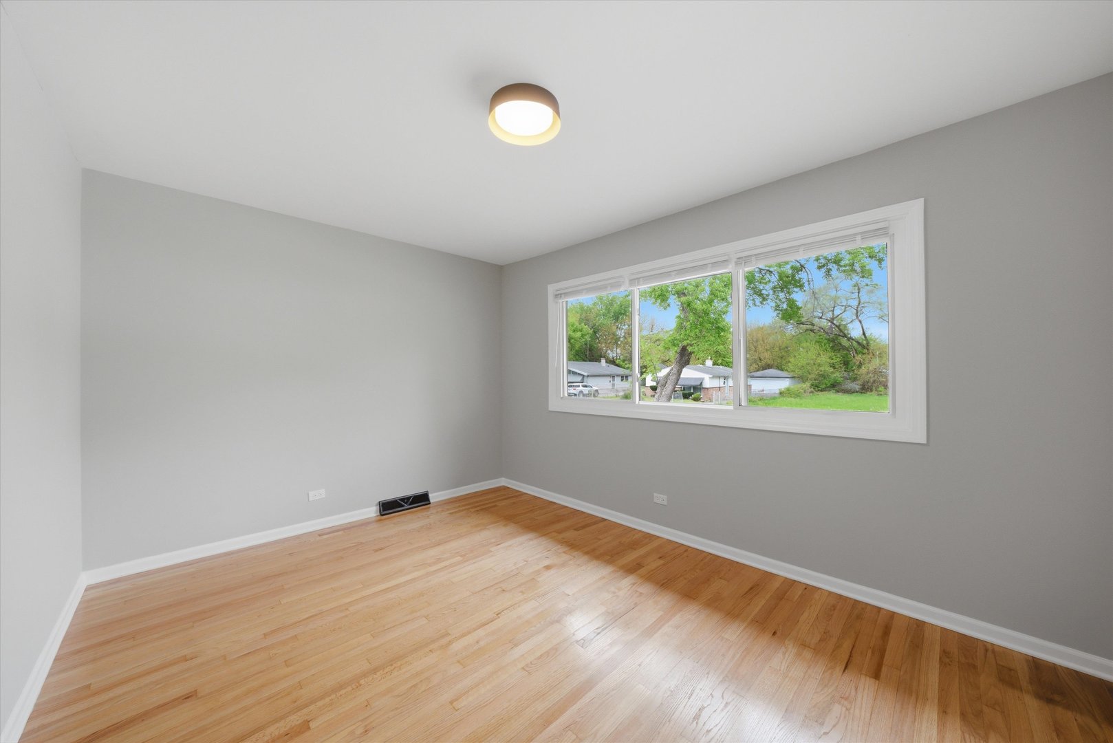 16611 Marshfield Avenue, Markham, IL 60428