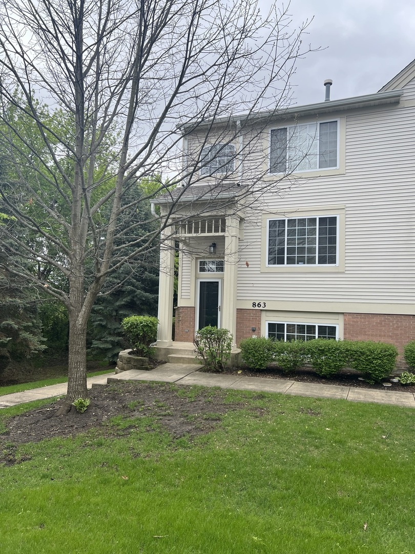 863 PHEASANT Trail, St. Charles, IL 60174