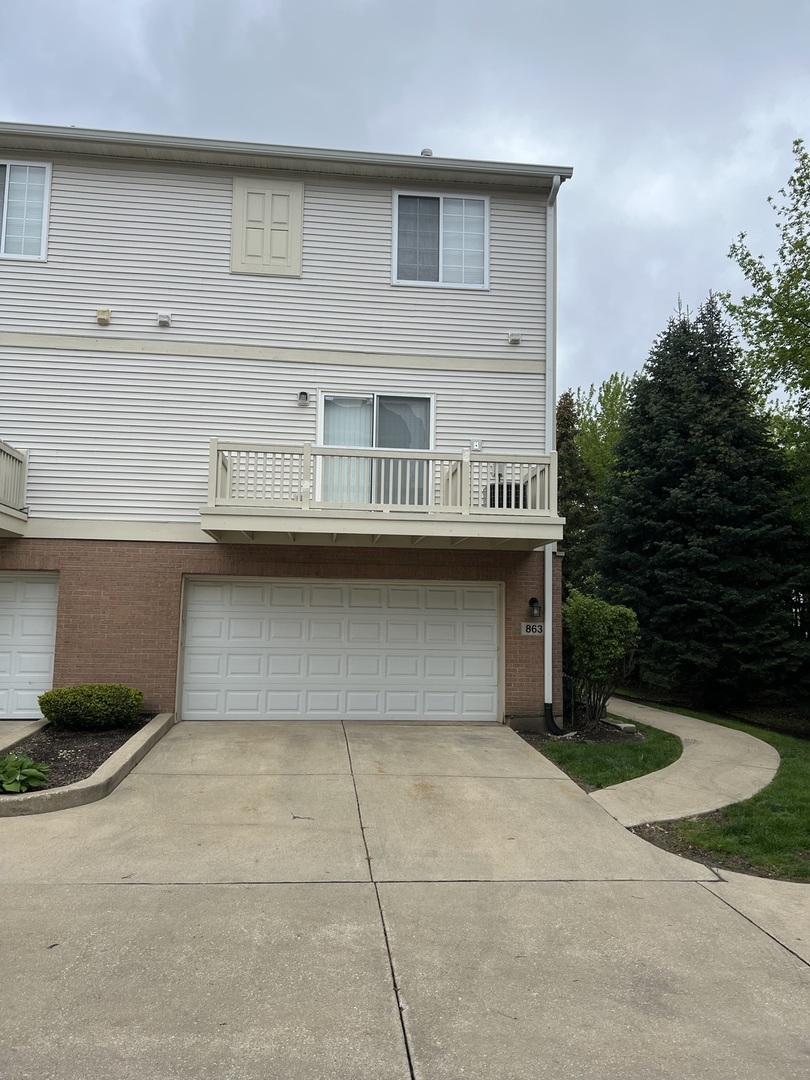 863 PHEASANT Trail, St. Charles, IL 60174