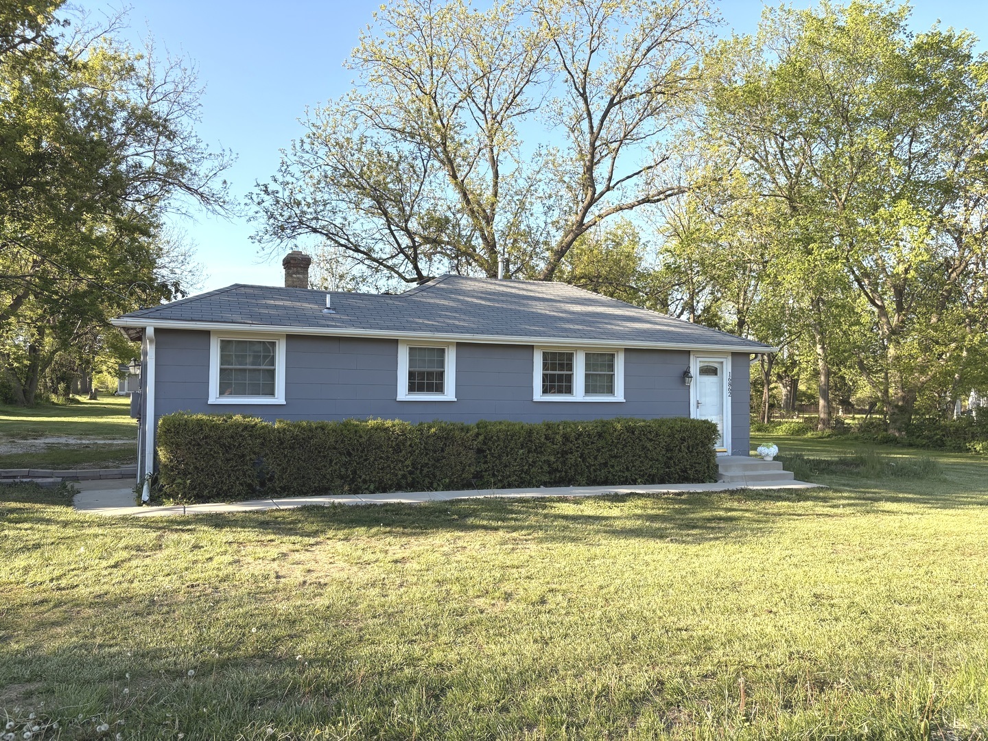 16862 W WASHINGTON Street, Gurnee, IL 60031