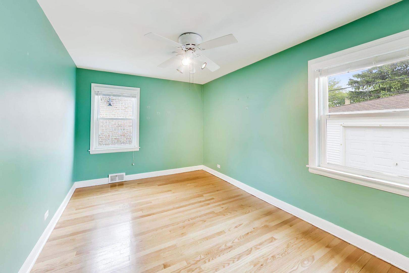 6215 N Lowell Avenue, Chicago, IL 60646