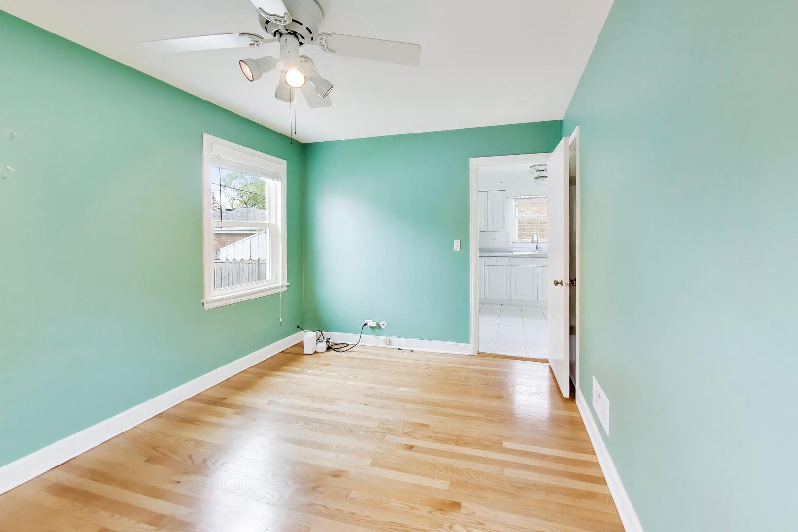 6215 N Lowell Avenue, Chicago, IL 60646