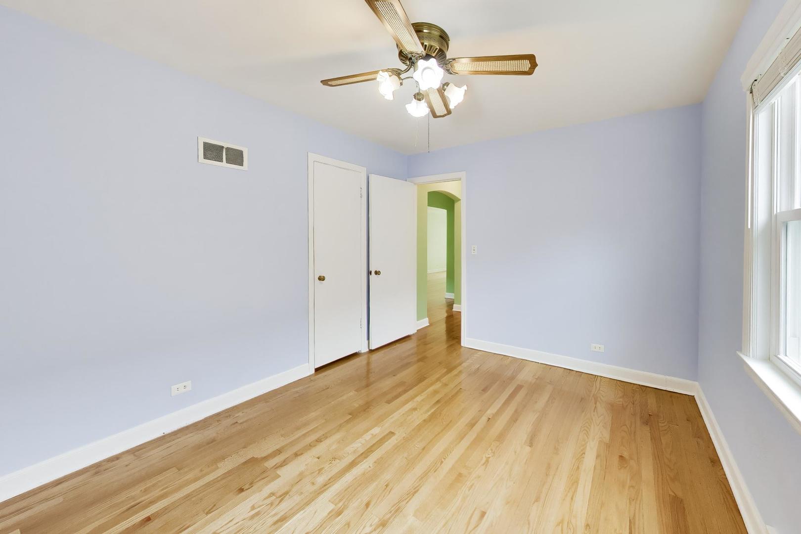 6215 N Lowell Avenue, Chicago, IL 60646