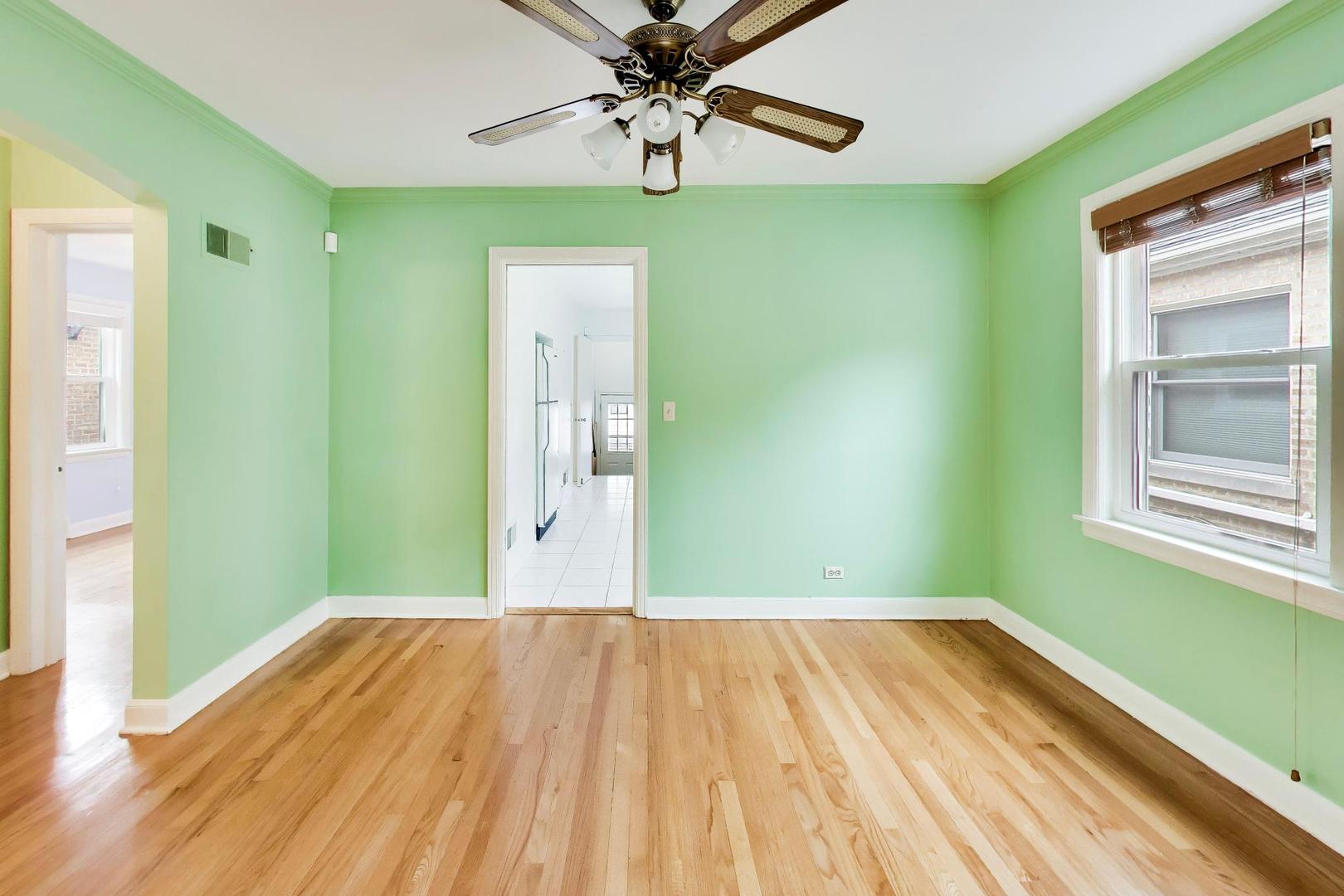 6215 N Lowell Avenue, Chicago, IL 60646