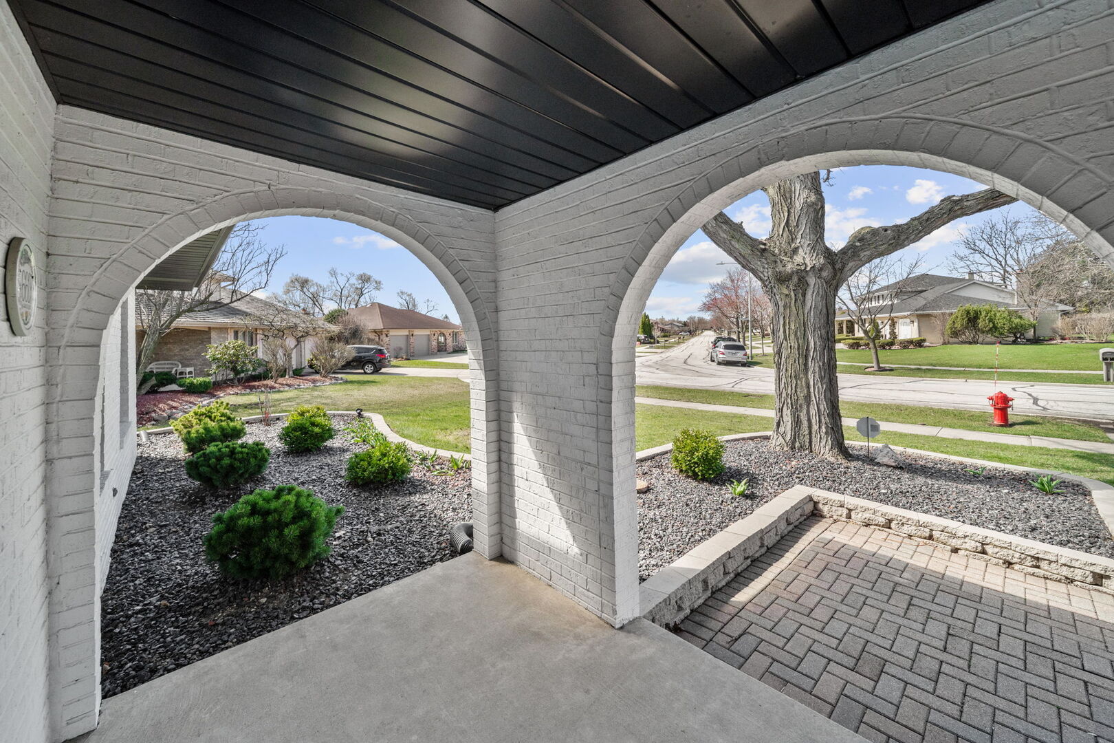 6603 Chaucer Road, Willowbrook, IL 60527
