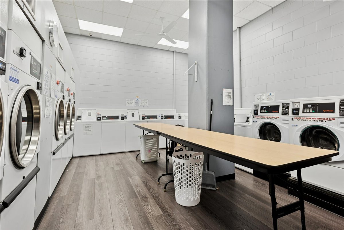 40 N Tower Road #8F, Oak Brook, IL 60523