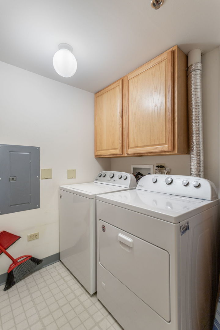 10720 S Washington Street #205, Oak Lawn, IL 60453